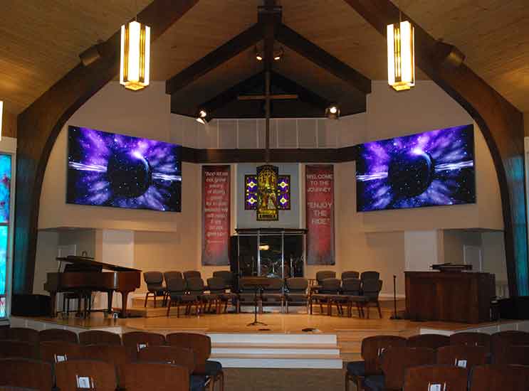 pantallas indoor iglesias
